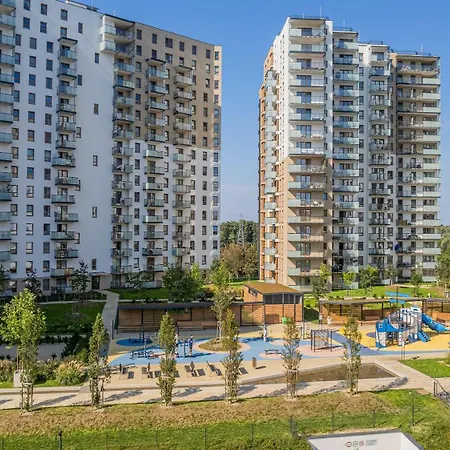 Bright Starowiejska With Parking By Renters Apartmán