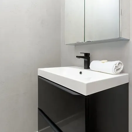 Bright Starowiejska With Parking By Renters *