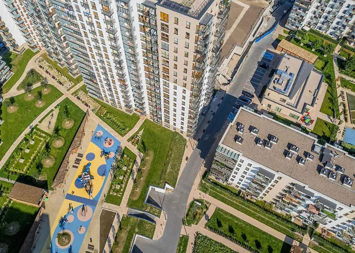 아파트 Bright Starowiejska With Parking By Renters