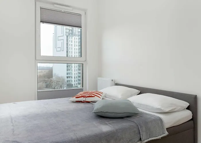 Bright Starowiejska With Parking By Renters 그단스크