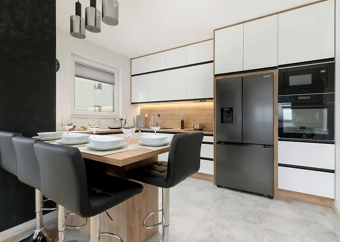 아파트 Bright Starowiejska With Parking By Renters 그단스크