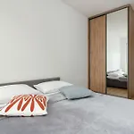 Bright Starowiejska With Parking By Renters *