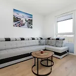 Lejlighed Bright Starowiejska With Parking By Renters